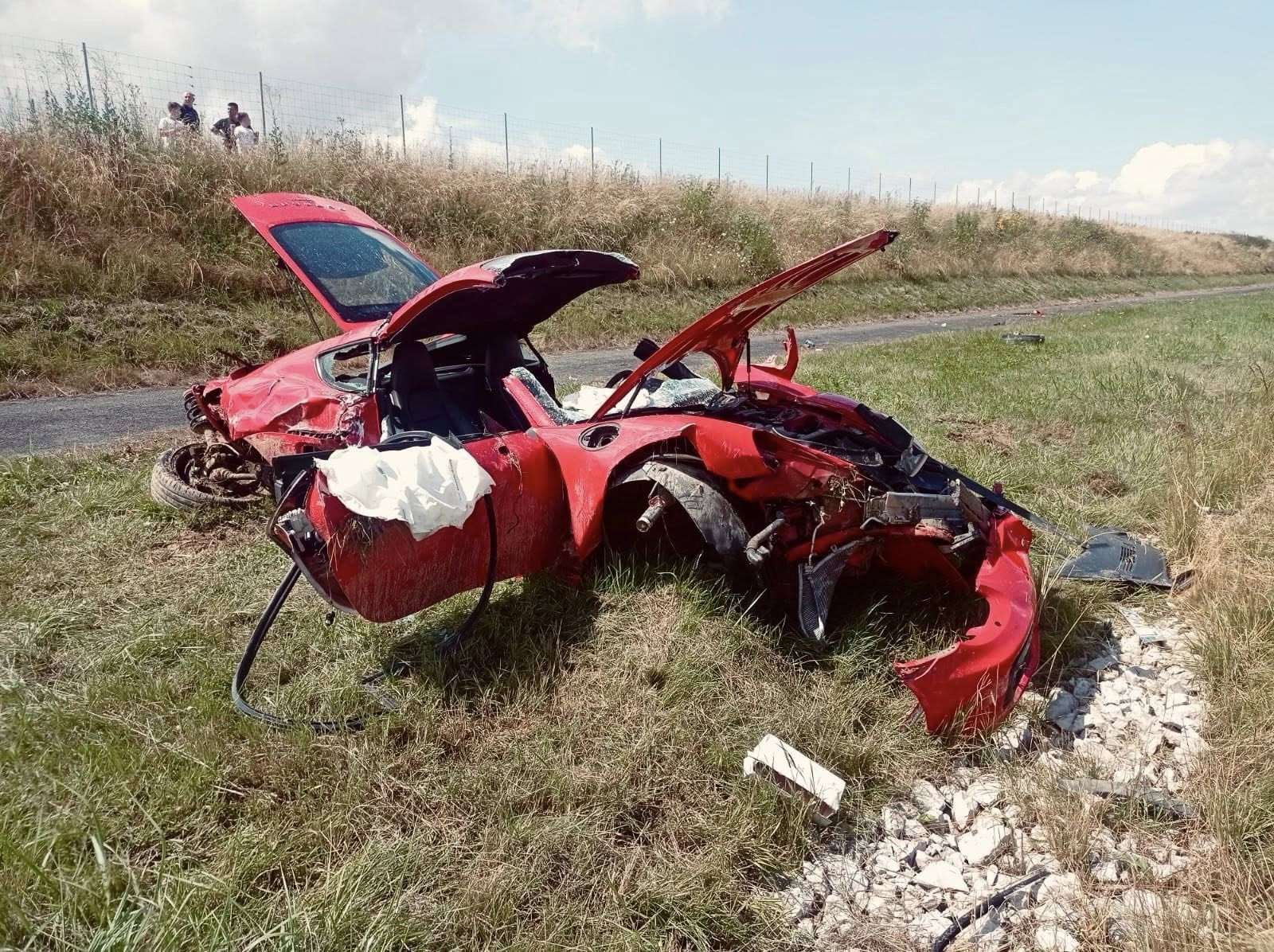 Wypadek na S‑19. Porsche dachowało w okolicach Kraśnika – dwie osoby w szpitalu!