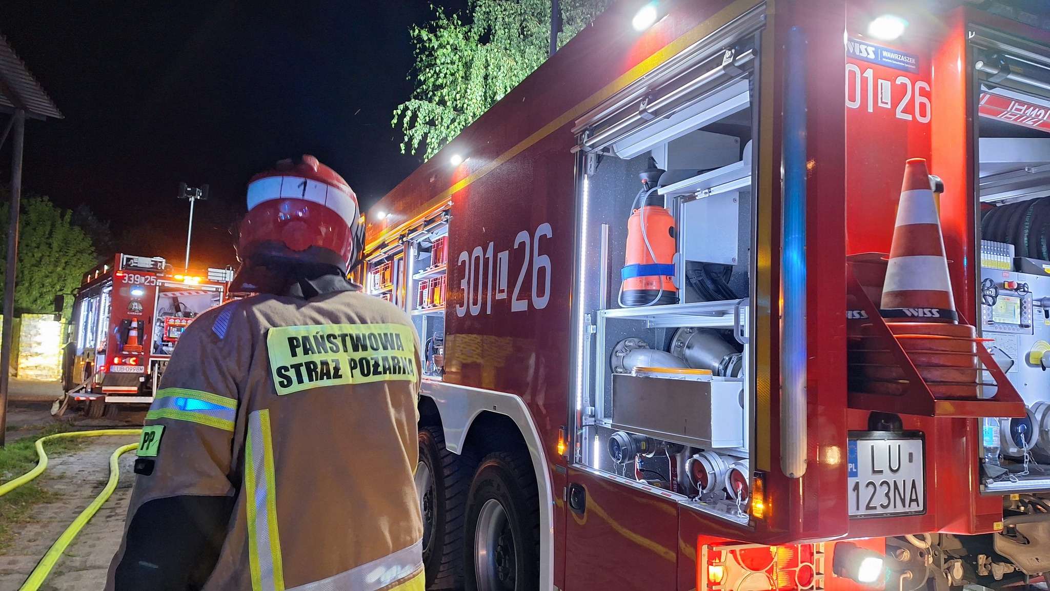 Pożar hali w Garbowie. Aż 90 strażaków uczestniczyło w akcji gaśniczej