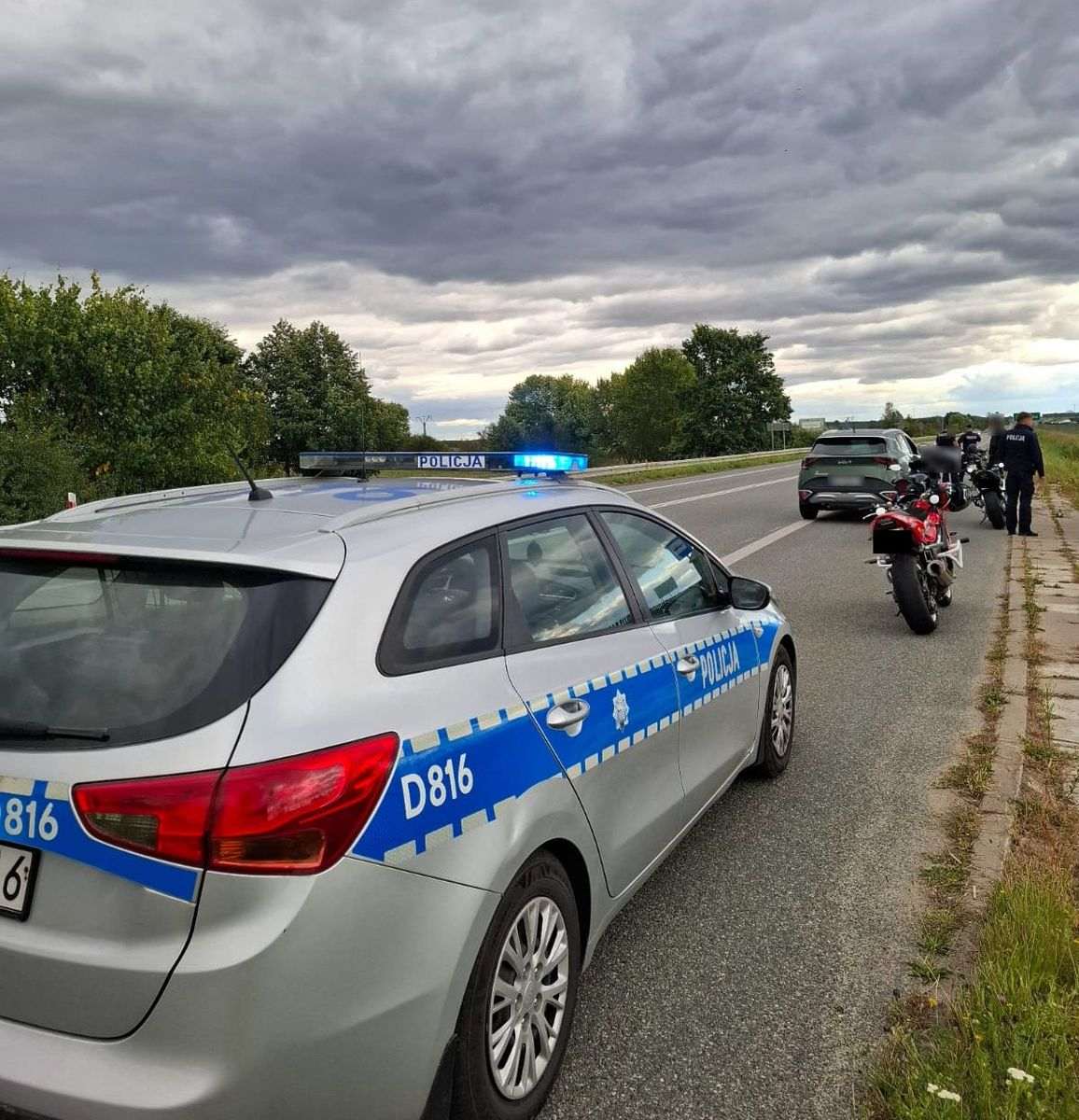 Lubelskie: Niebezpieczne show na drodze. 23-latek stracił prawo jazdy i motocykl
