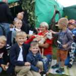 Zespół Pieśni i Tańca „Powiśle”, kolorowe wieńce i Power Play. Tak na dożynkach bawili się mieszkańcy Kłoczewa! [ZDJĘCIA]