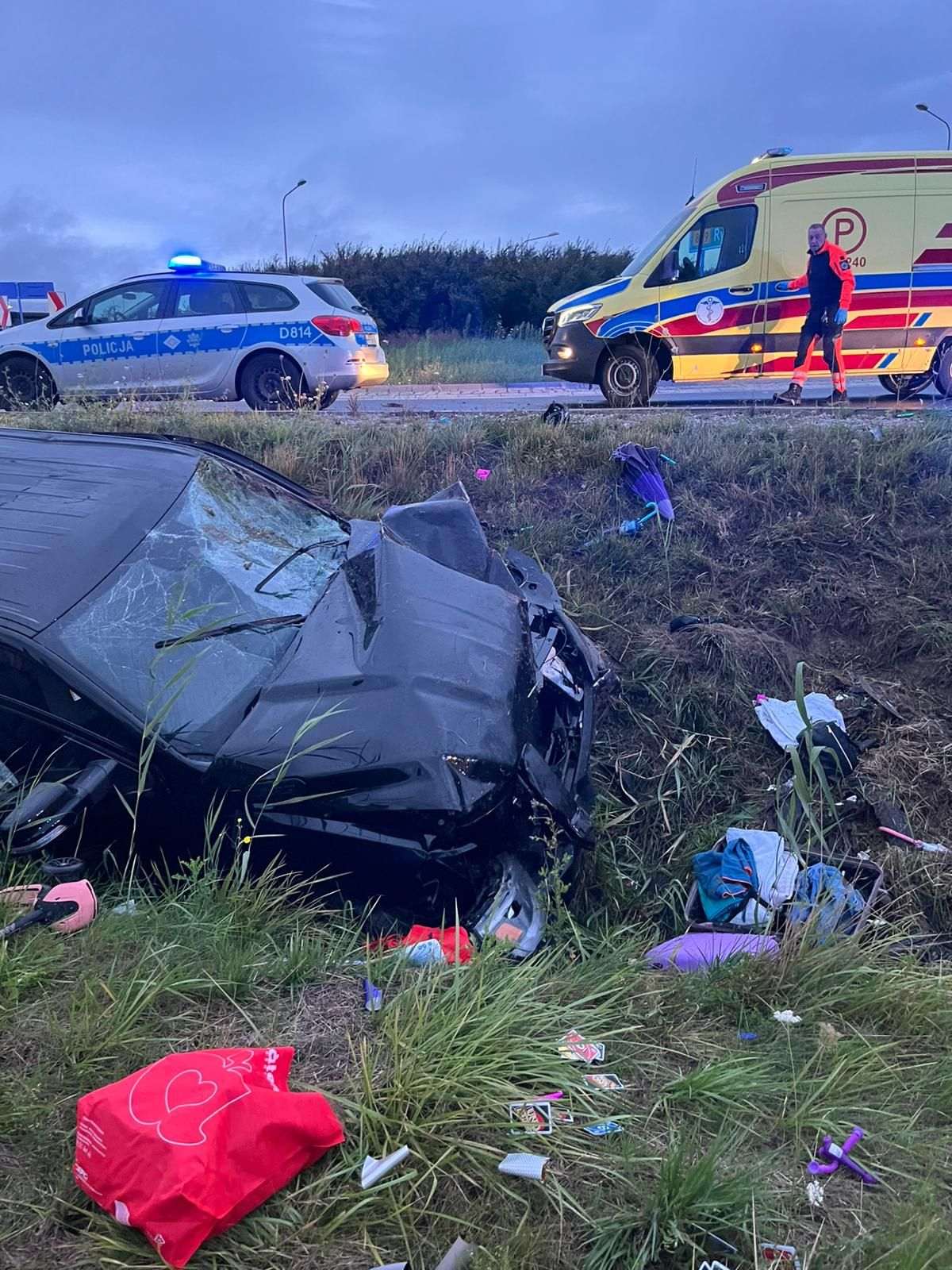 Poważny wypadek na rondzie w Starej Dąbi – na miejscu śmigłowiec LPR