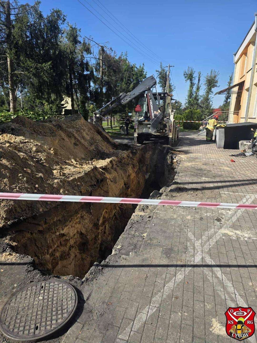 Tragiczny wypadek w Głębokiem. 54-latek zginął podczas prac kanalizacyjnych