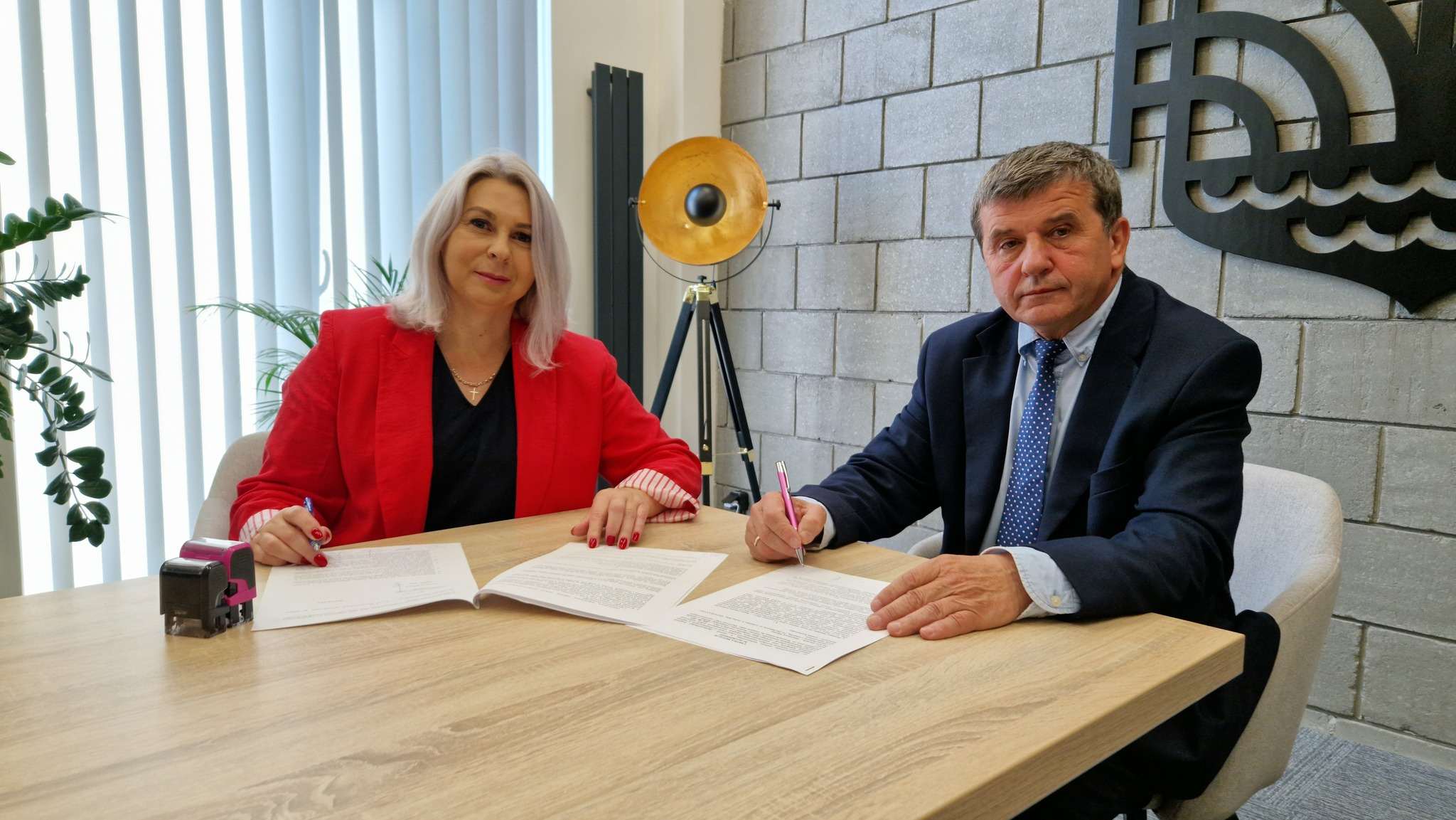 Bełżyce stawiają na zdrowie mieszkańców – podpisano umowę na usuwanie azbestu