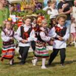 Chleb, wieniec, ogień i muzyka – Dożynki Powiatowe 2025 w Białce