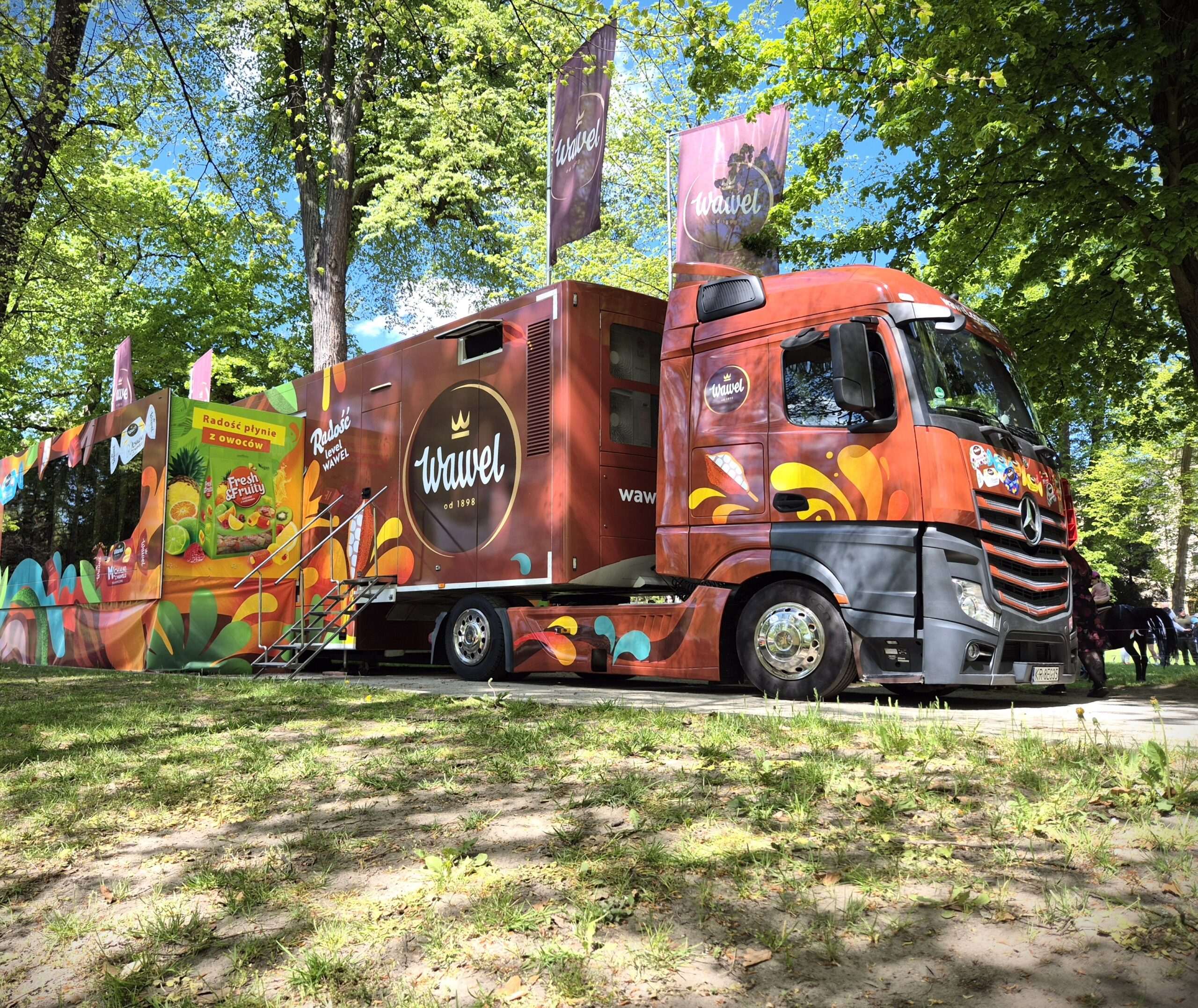 Słodka ciężarówka odwiedzi Kazimierz Dolny. Wawel truck wyruszył trasę