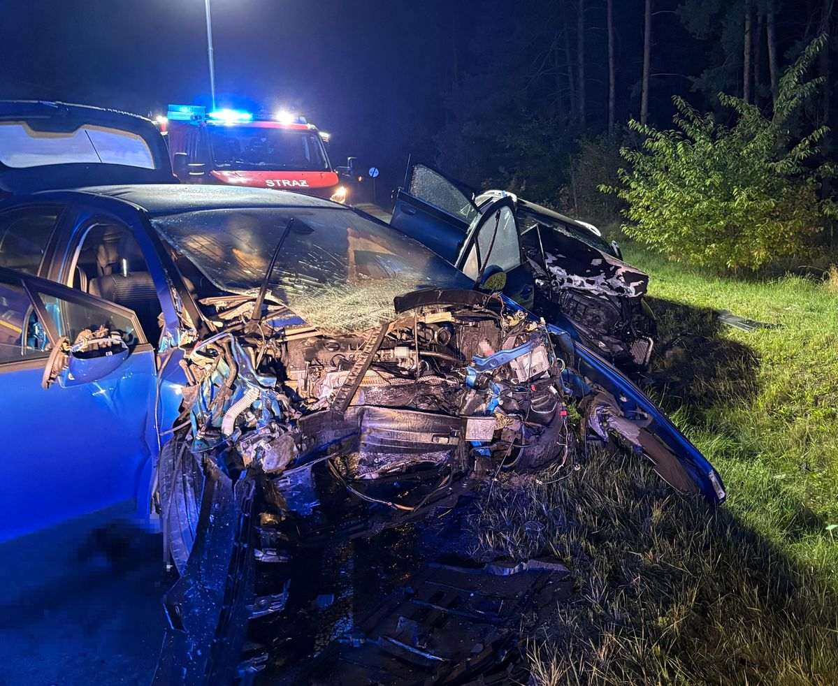 Czołowe zderzenie w Woli Dużej. Cztery osoby w szpitalu, w tym dwoje dzieci