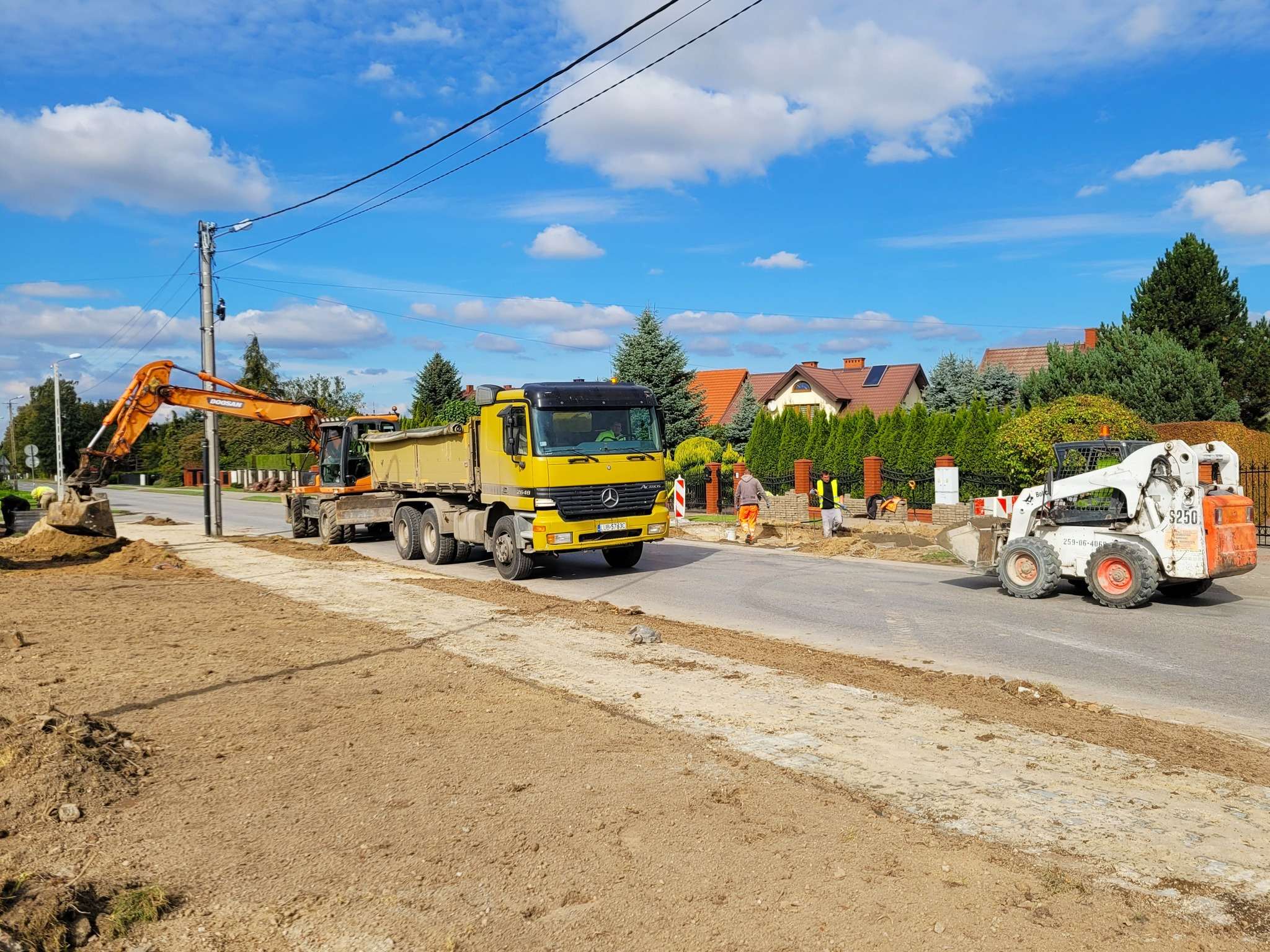Bychawa: Trwa budowa chodnika przy ul. Sienkiewicza