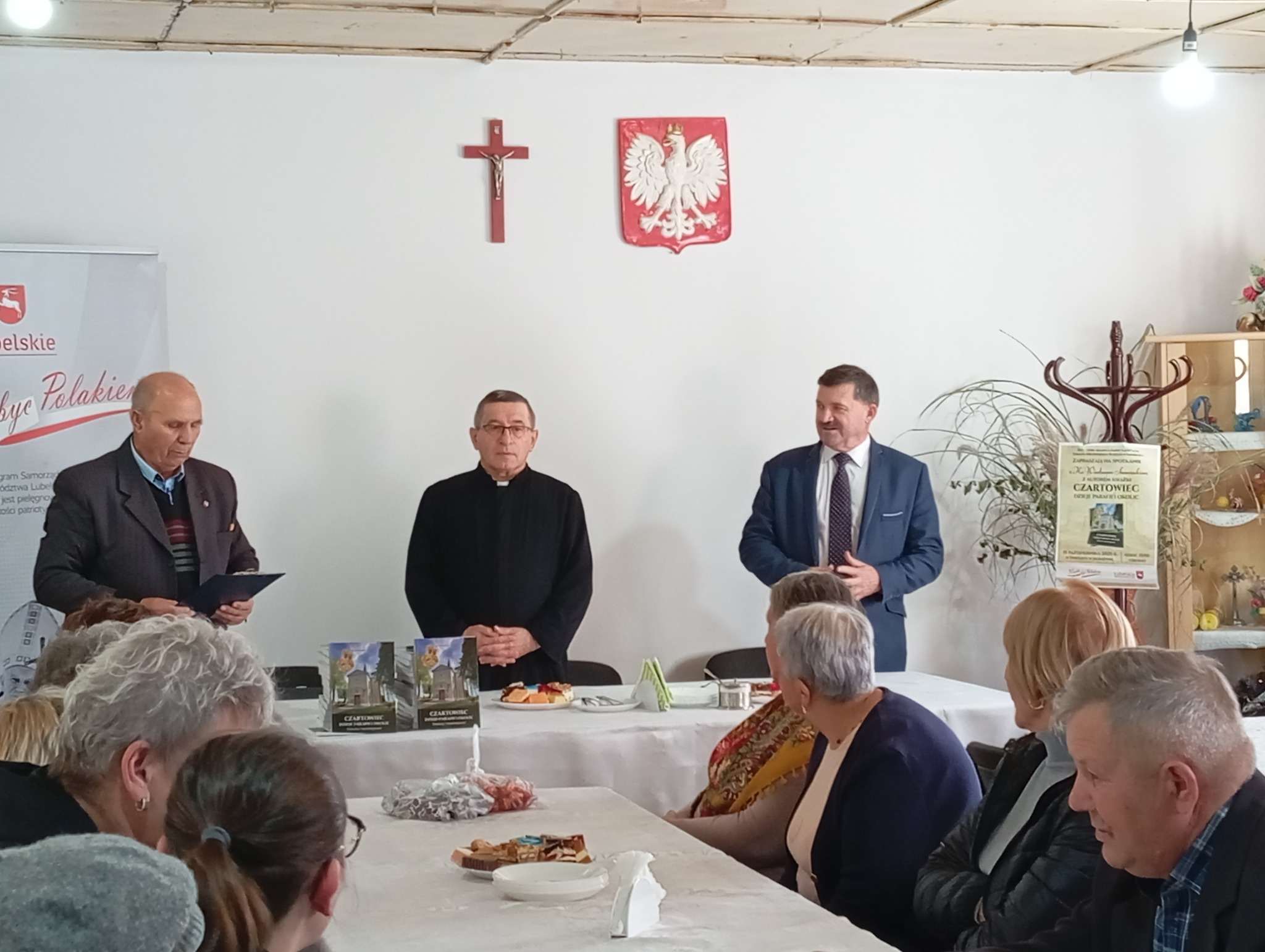 Łaszczów: Spotkanie autorskie z ks. Wiesławem Szewczukiem w Muratynie