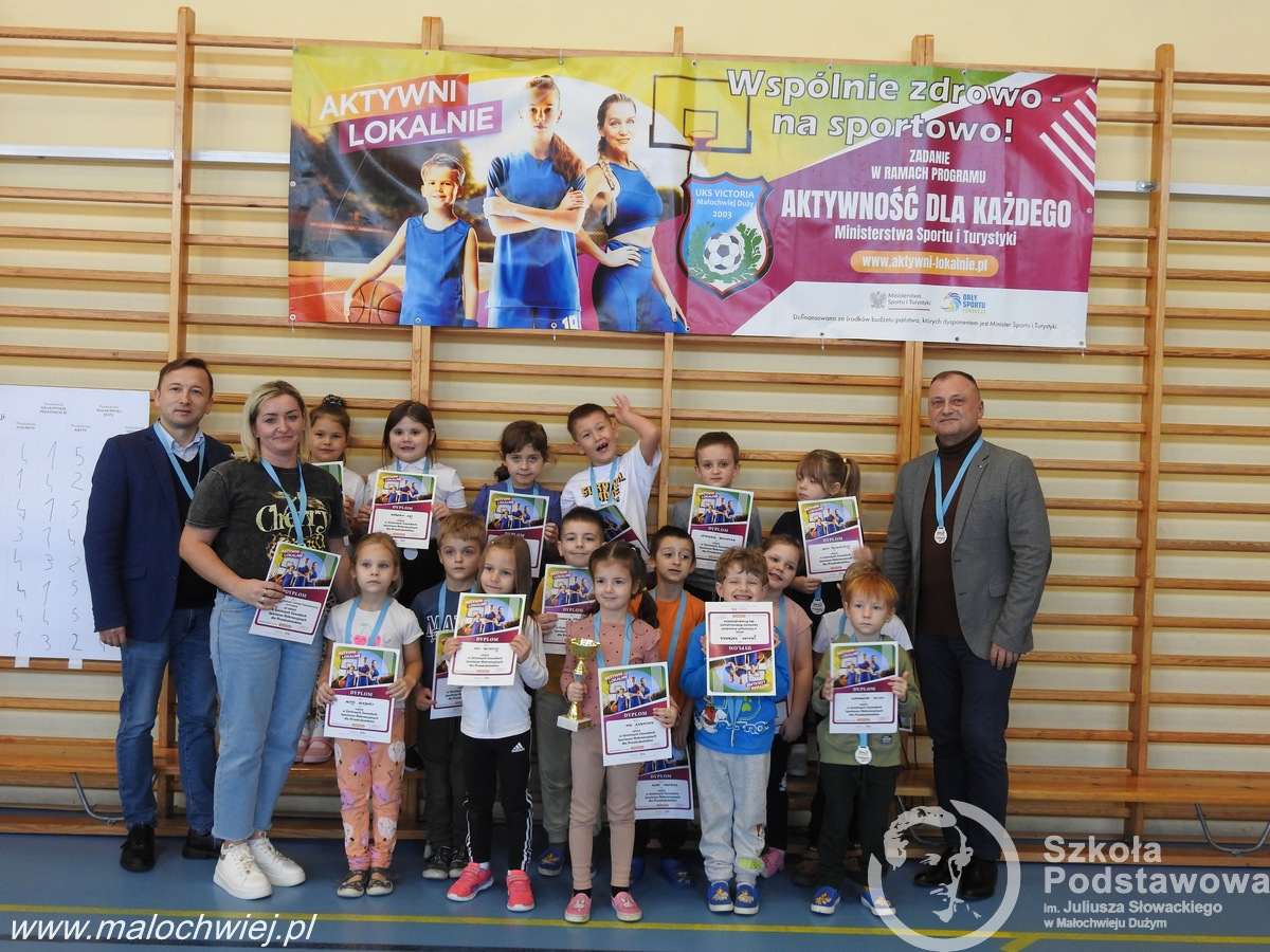Sportowa rywalizacja przedszkolaków w Małochwieju Dużym – projekt „Wspólnie zdrowo – na sportowo!” w gminie Krasnystaw