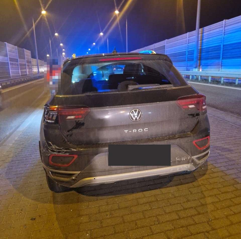 Ponad 2 promile za kierownicą. Kierowcy ciężarówek zatrzymali pijanego 63-latka