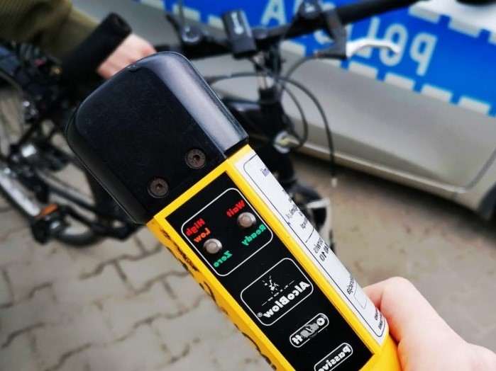 Urodzinowa jazda po alkoholu. Nietrzeźwy rowerzysta zatrzymany w gminie Uchanie