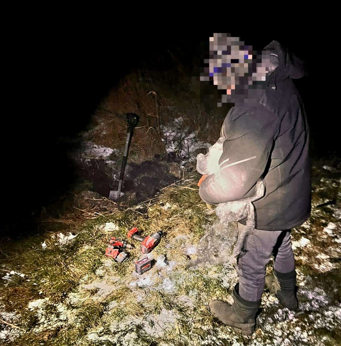 Zakopywał skradzione przedmioty, by uniknąć kary – teraz grozi mu 10 lat więzienia