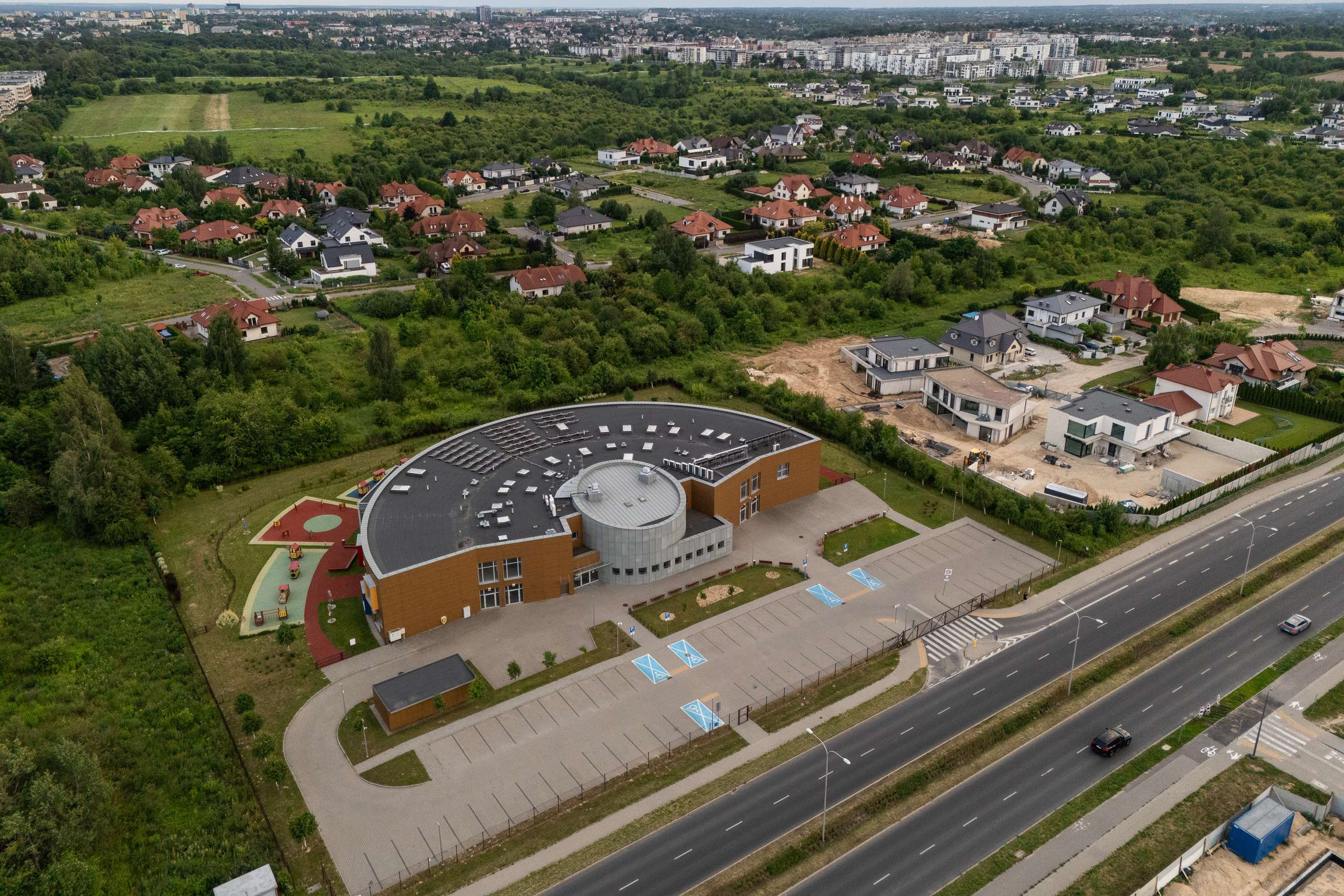 Ogród sensoryczny przy Żłobku nr 9 w Lublinie. Nowa przestrzeń zabawy, rozwoju i natury