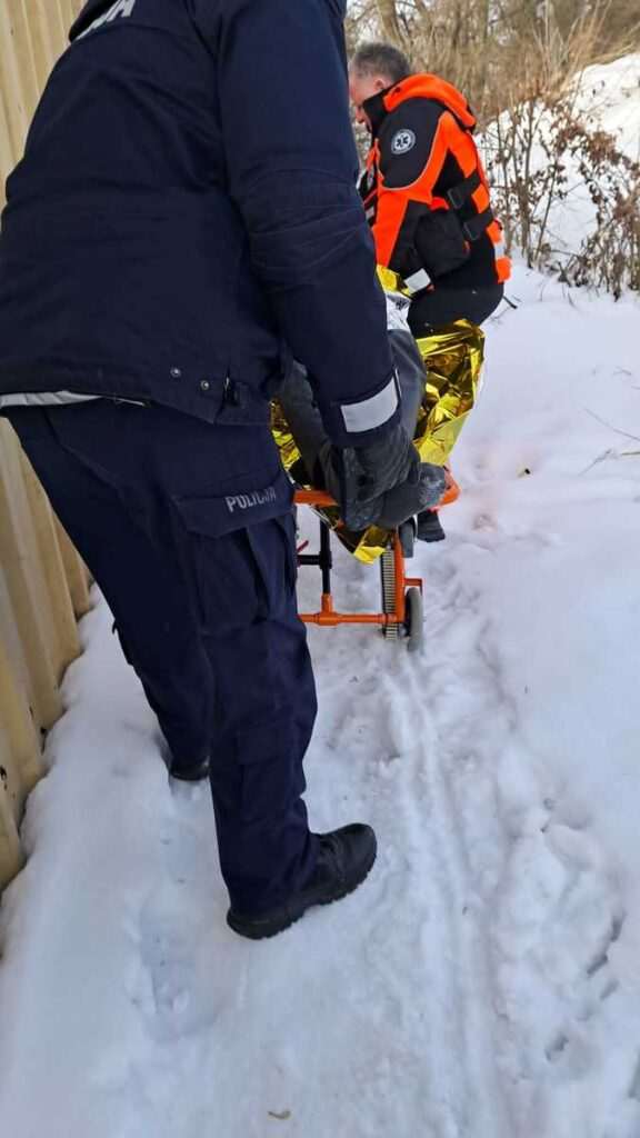 Mieszkali w przyczepie kempingowej – z wychłodzenia trafili do szpitala