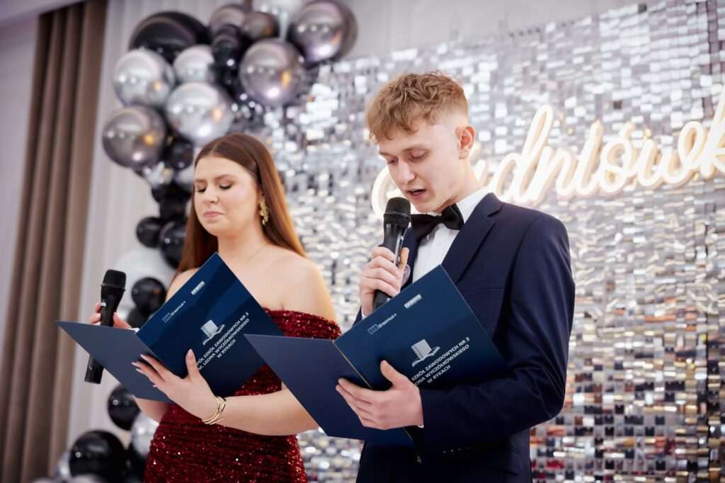 Studniówka maturzystów ZSZ nr 2 w Rykach