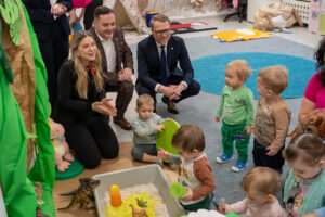 Nowoczesny żłobek w Łęcznej wzorem dla samorządów. Placówkę odwiedziła wiceminister