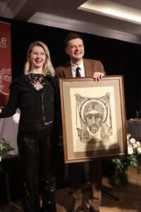 Bal charytatywny Fundacji „Wstawaj Alicja” przyniósł ponad 80 tysięcy złotych wsparcia