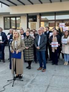 Konferencja Małgorzaty Gromadzkiej w Biłgoraju. Weto Prezydenta RP dla SAFE pod ostrzałem samorządowców