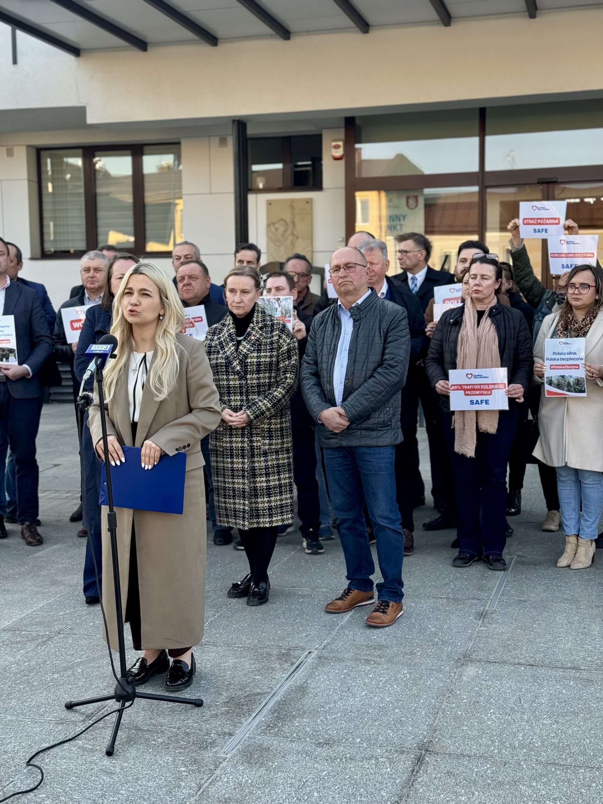 Konferencja Małgorzaty Gromadzkiej w Biłgoraju. Weto Prezydenta RP dla SAFE pod ostrzałem samorządowców