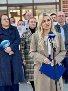 Konferencja Małgorzaty Gromadzkiej w Biłgoraju. Weto Prezydenta RP dla SAFE pod ostrzałem samorządowców