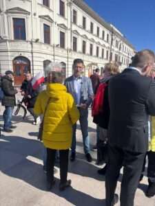 Konferencja posłów PiS: krytykują SAFE i apelują o szybkie procedowanie ustawy prezydenckiej