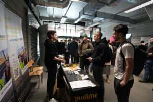 Tłumy na Politechnice Lubelskiej. Studenci szturmowali targi pracy