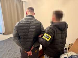 Policja rozbija narkobiznes pseudokibiców – przejęto towar wart miliony