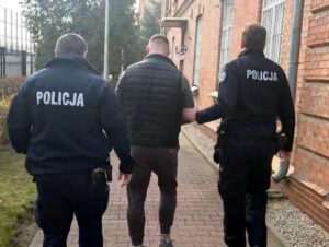 Policja rozbija narkobiznes pseudokibiców – przejęto towar wart miliony