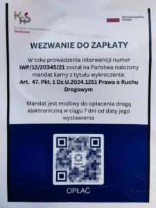Uwaga na fałszywe „mandaty” za wycieraczką. KAS ostrzega kierowców
