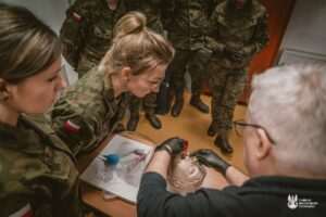 Żołnierze 2 LBOT szkolą się, by ratować życie. Kurs KPP kluczowy w służbie i poza nią