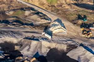 CBŚP uderza w mafię śmieciową. 16 zatrzymanych