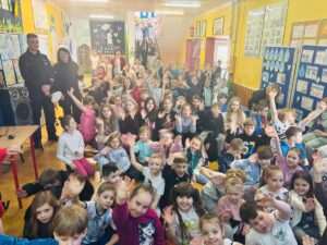 Policjanci z Hrubieszowa uczą odpowiedzialności w ramach kampanii „Misja 112 – jeden numer, tysiąc szans”