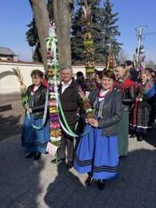 Niedziela Palmowa w Kłoczewie. Tradycja i zaangażowanie Kół Gospodyń Wiejskich
