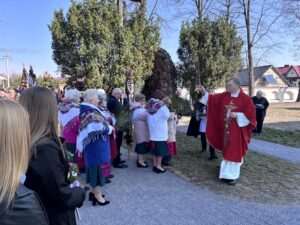 Niedziela Palmowa w Kłoczewie. Tradycja i zaangażowanie Kół Gospodyń Wiejskich