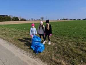 Wiosenne sprzątanie w Gminie Wólka – mieszkańcy zadbali o otoczenie