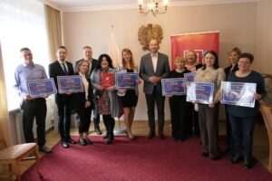 Inicjatywy lokalne w Opolu Lubelskim – podpisano umowy na projekty mieszkańców