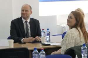 Sławomir Plis podczas konferencji w WSEI w Lublinie mówił o wsparciu seniorów i roli samorządu