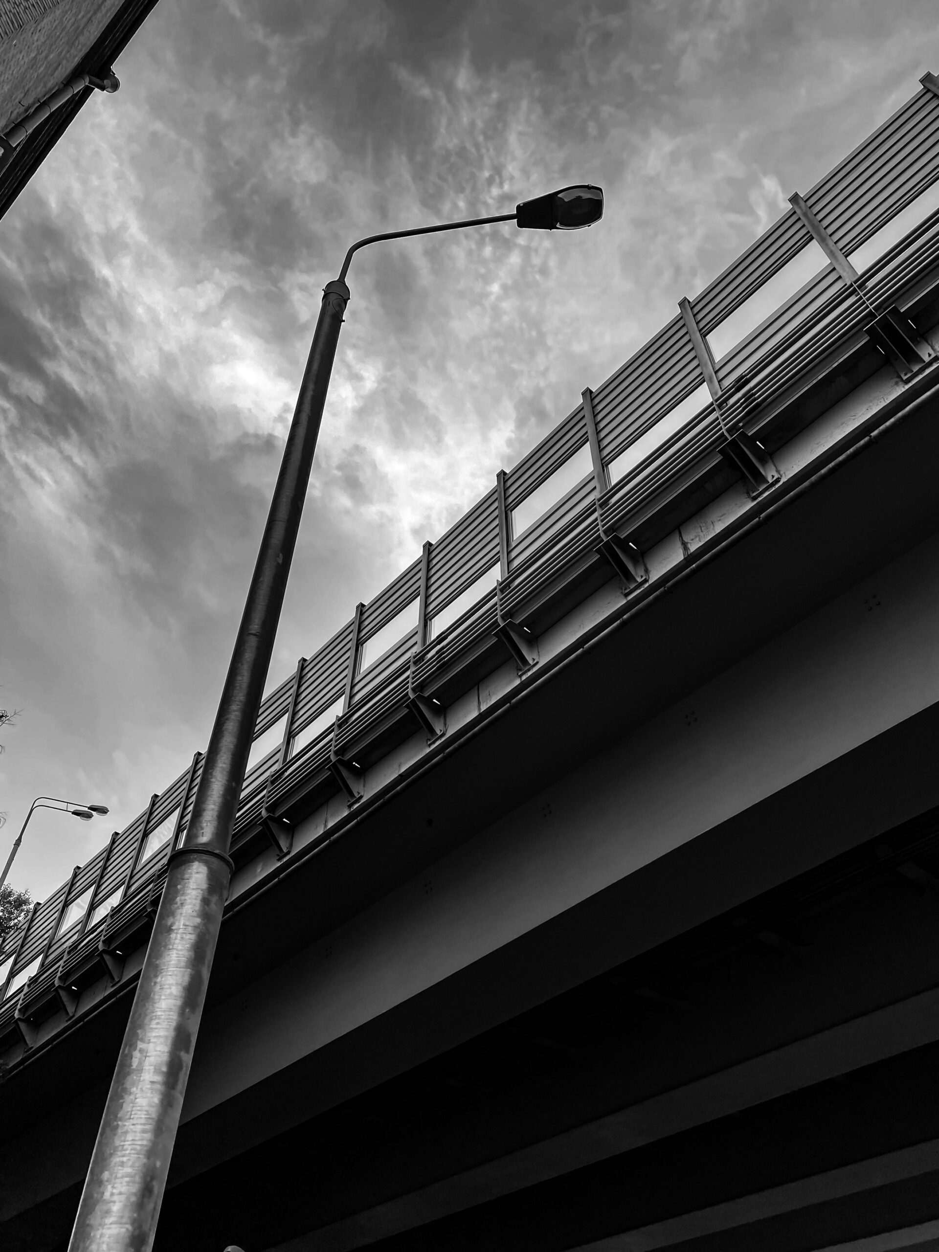 Tragiczny wypadek na S17. 38-latek zginął po upadku z wiaduktu