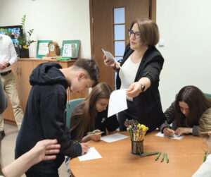 Telatyn – Wizyta w banku uczy młodzież finansów
