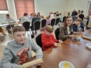 Biblioteka w Kłoczewie inspiruje mieszkańców podczas warsztatów