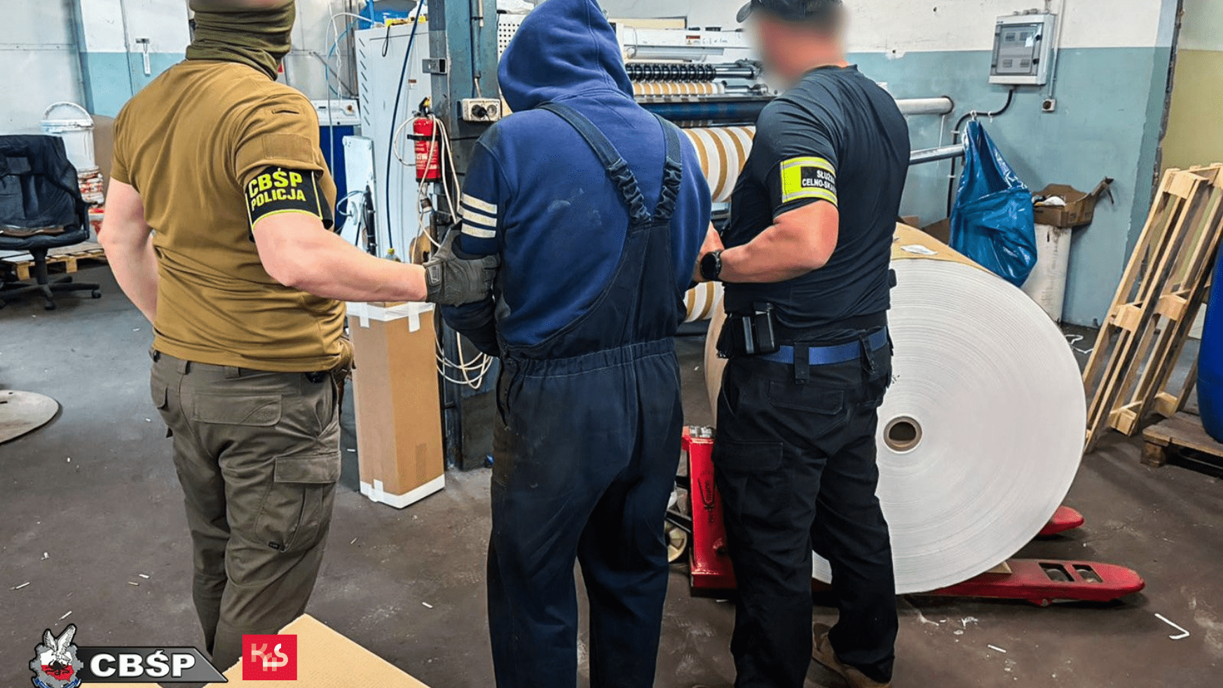KAS i CBŚP rozbiły nielegalną produkcję papierosów