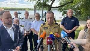 Bezpieczne wakacje 2026. Policja, strażacy i WOPR apelują o rozwagę na drogach i nad wodą