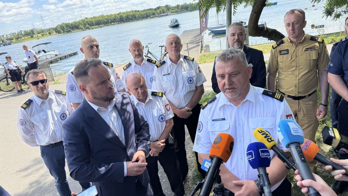 Bezpieczne wakacje 2026. Policja, strażacy i WOPR apelują o rozwagę na drogach i nad wodą