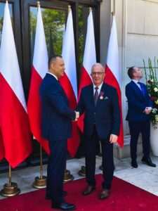 Starosta Tomaszowski Henryk Karwan odznaczony Złotym Krzyżem Zasługi przez Prezydenta RP