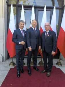 Starosta Tomaszowski Henryk Karwan odznaczony Złotym Krzyżem Zasługi przez Prezydenta RP