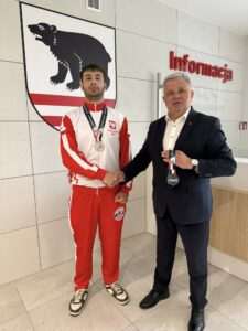 Łukasz Markiewicz z gminy Kłoczew wicemistrzem Europy w kickboxingu