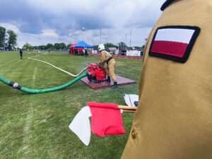 Wojciechów z pucharem na zawodach OSP w Bełżycach