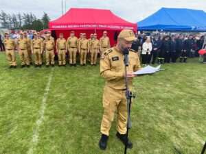Wojciechów z pucharem na zawodach OSP w Bełżycach
