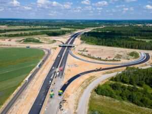 Budowa S19 Lubartów – Lublin przekroczyła półmetek. Na trasie pracuje 500 osób i blisko 200 maszyn