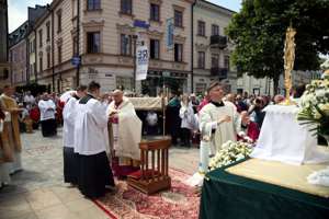 Historia procesji Bożego Ciała w Lublinie łączy w sobie bardzo stare tradycje religijne z ważnymi wydarzeniami społecznymi i politycznymi miasta